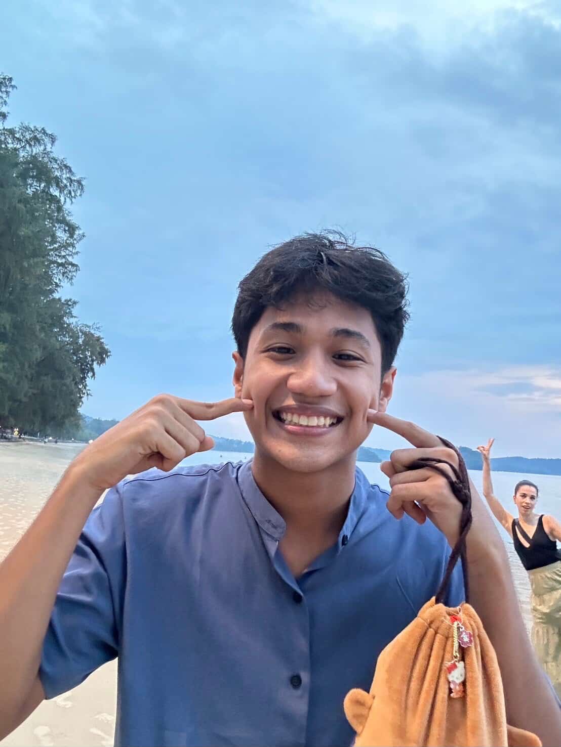 พชร  ล้อมคง